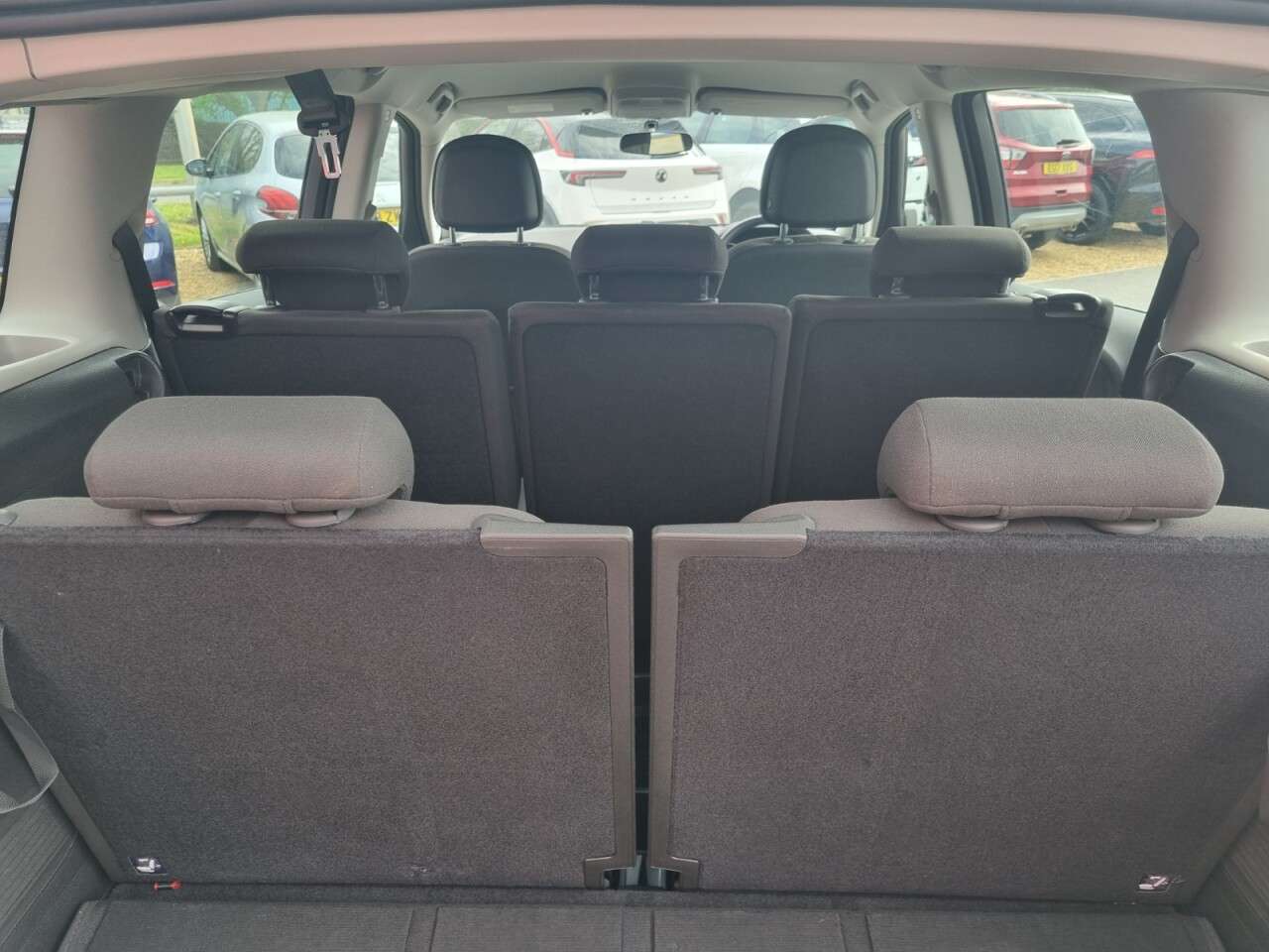 A 2014 VAUXHALL ZAFIRA TOURER 1.8 16V Exclusiv MPV 5dr Petrol Manual Euro 5 (140 ps) A 2014 VAUXHALL ZAFIRA TOURER 1.8 16V Exclusiv MPV 5dr Petrol Manual Euro 5 (140 ps)