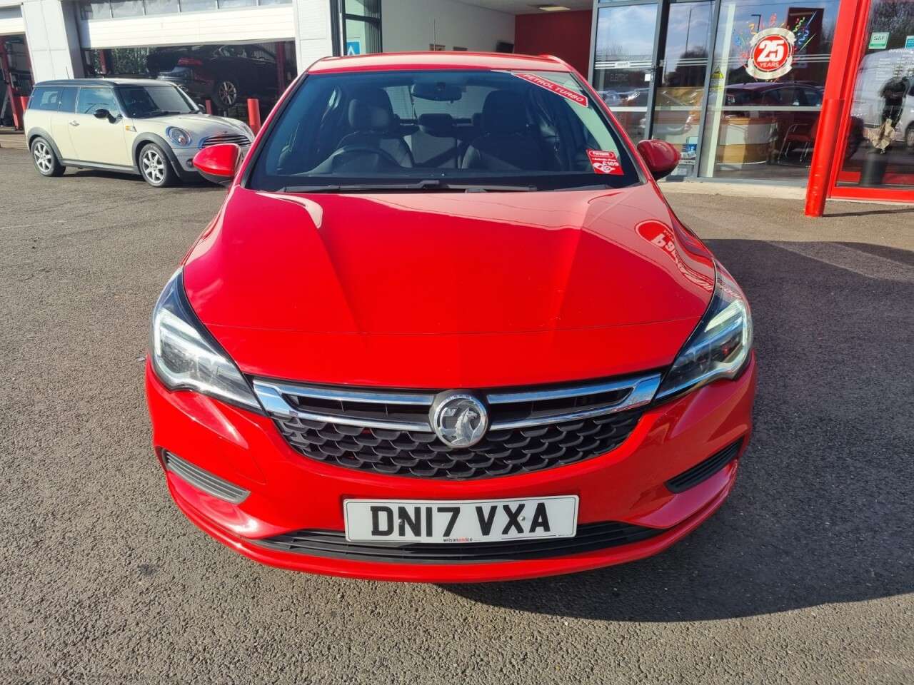 A 2017 VAUXHALL ASTRA 1.4i Turbo Design Hatchback 5dr Petrol Manual Euro 6 (125 ps) A 2017 VAUXHALL ASTRA 1.4i Turbo Design Hatchback 5dr Petrol Manual Euro 6 (125 ps)