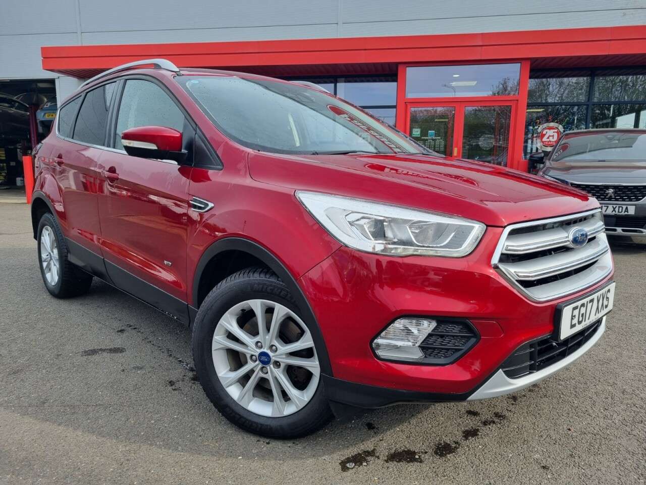 A 2017 FORD KUGA 2.0 TDCi Titanium SUV 5dr Diesel Powershift AWD Euro 6 (s/s) (180 ps) A 2017 FORD KUGA 2.0 TDCi Titanium SUV 5dr Diesel Powershift AWD Euro 6 (s/s) (180 ps)