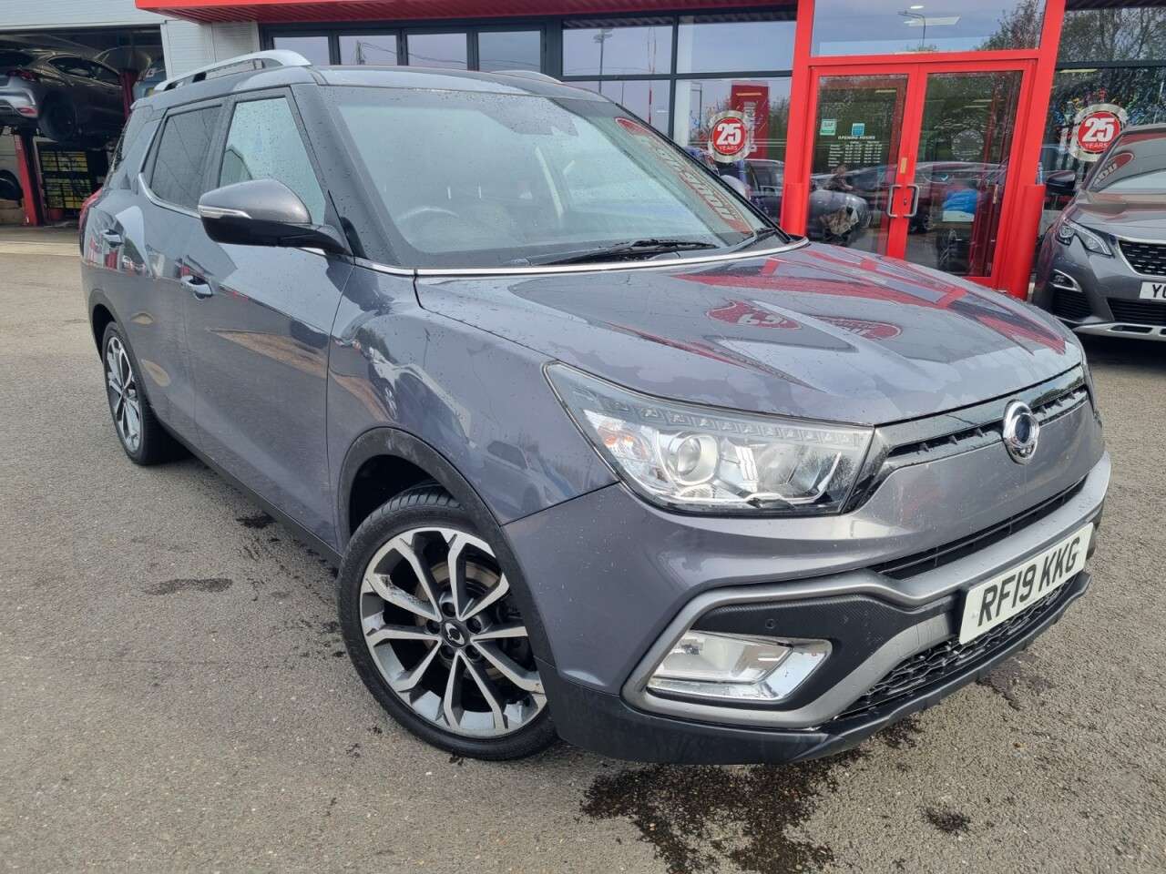 A 2019 SSANGYONG TIVOLI XLV 1.6D Ultimate SUV 5dr Diesel Manual Euro 6 (115 ps) A 2019 SSANGYONG TIVOLI XLV 1.6D Ultimate SUV 5dr Diesel Manual Euro 6 (115 ps)