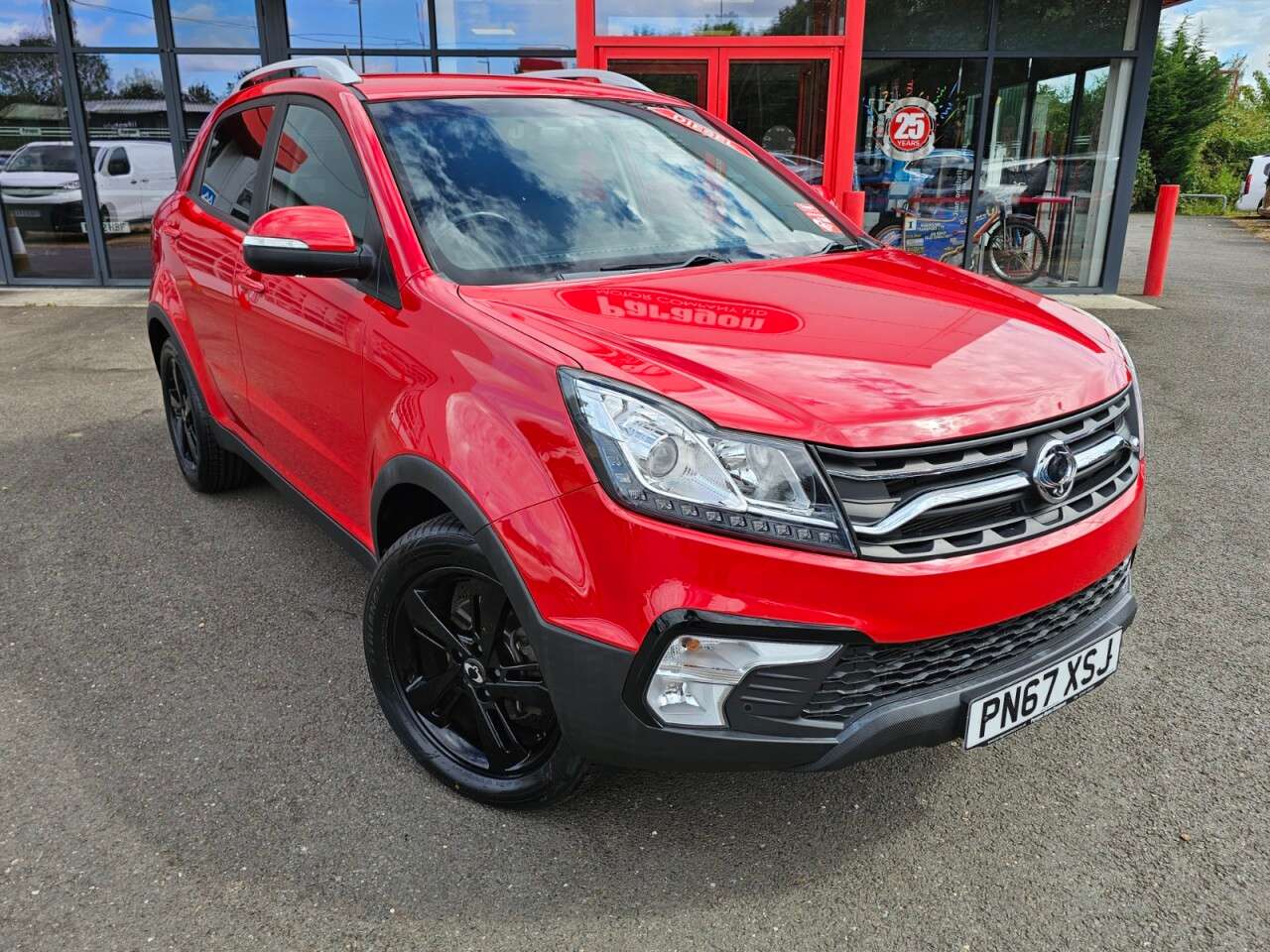 A 2017 SSANGYONG KORANDO 2.2D LE SUV 5dr Diesel Manual Euro 6 (178 ps) A 2017 SSANGYONG KORANDO 2.2D LE SUV 5dr Diesel Manual Euro 6 (178 ps)