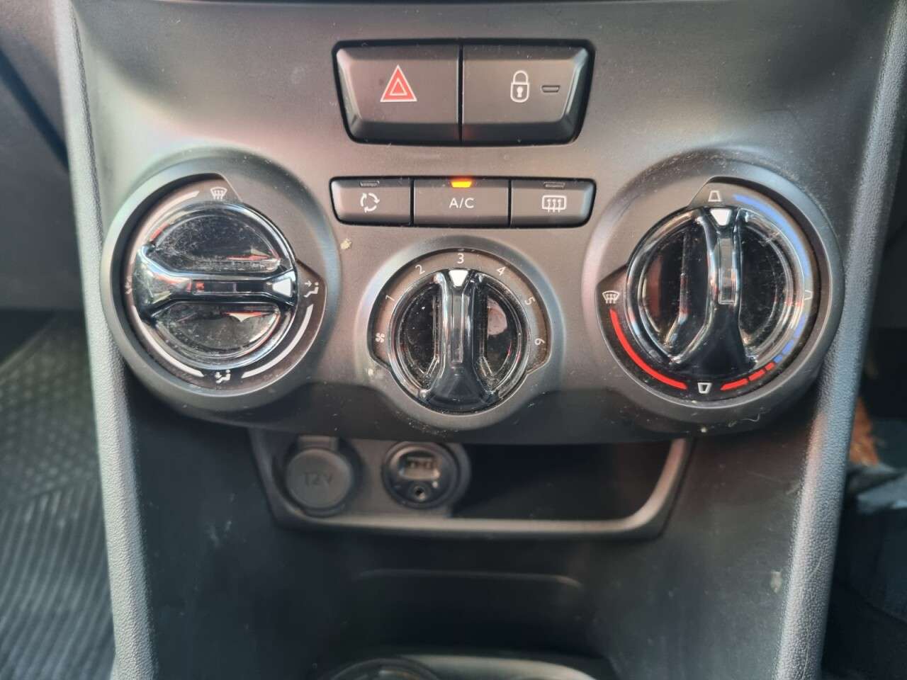 2018 PEUGEOT 208 2018 PEUGEOT 208