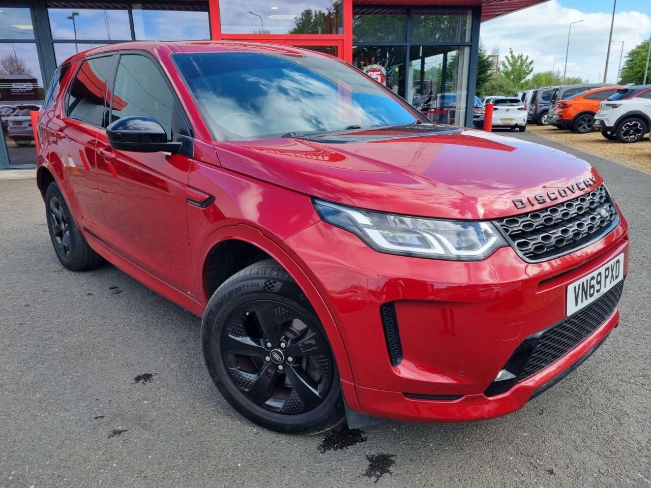 A 2019 LAND ROVER DISCOVERY SPORT R-DYNAMIC S A 2019 LAND ROVER DISCOVERY SPORT R-DYNAMIC S