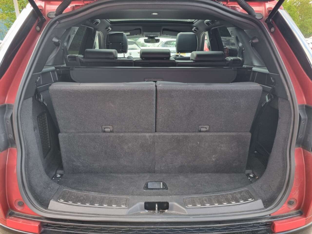 A 2019 LAND ROVER DISCOVERY SPORT R-DYNAMIC S A 2019 LAND ROVER DISCOVERY SPORT R-DYNAMIC S