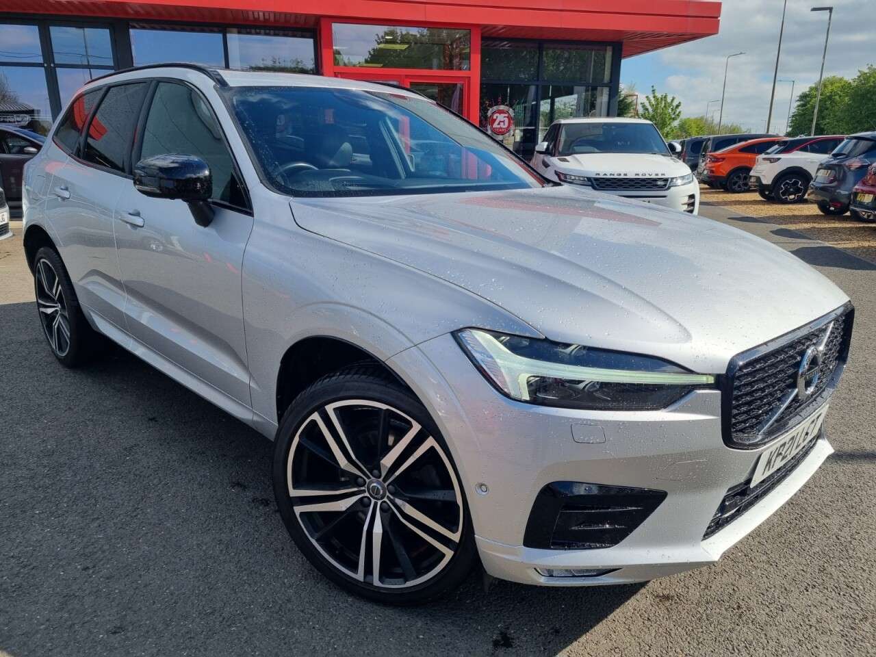 A 2021 VOLVO XC60 2.0 B4 MHEV R-Design Pro SUV 5dr Diesel Hybrid Auto AWD Euro 6 (s/s) (197 p A 2021 VOLVO XC60 2.0 B4 MHEV R-Design Pro SUV 5dr Diesel Hybrid Auto AWD Euro 6 (s/s) (197 p