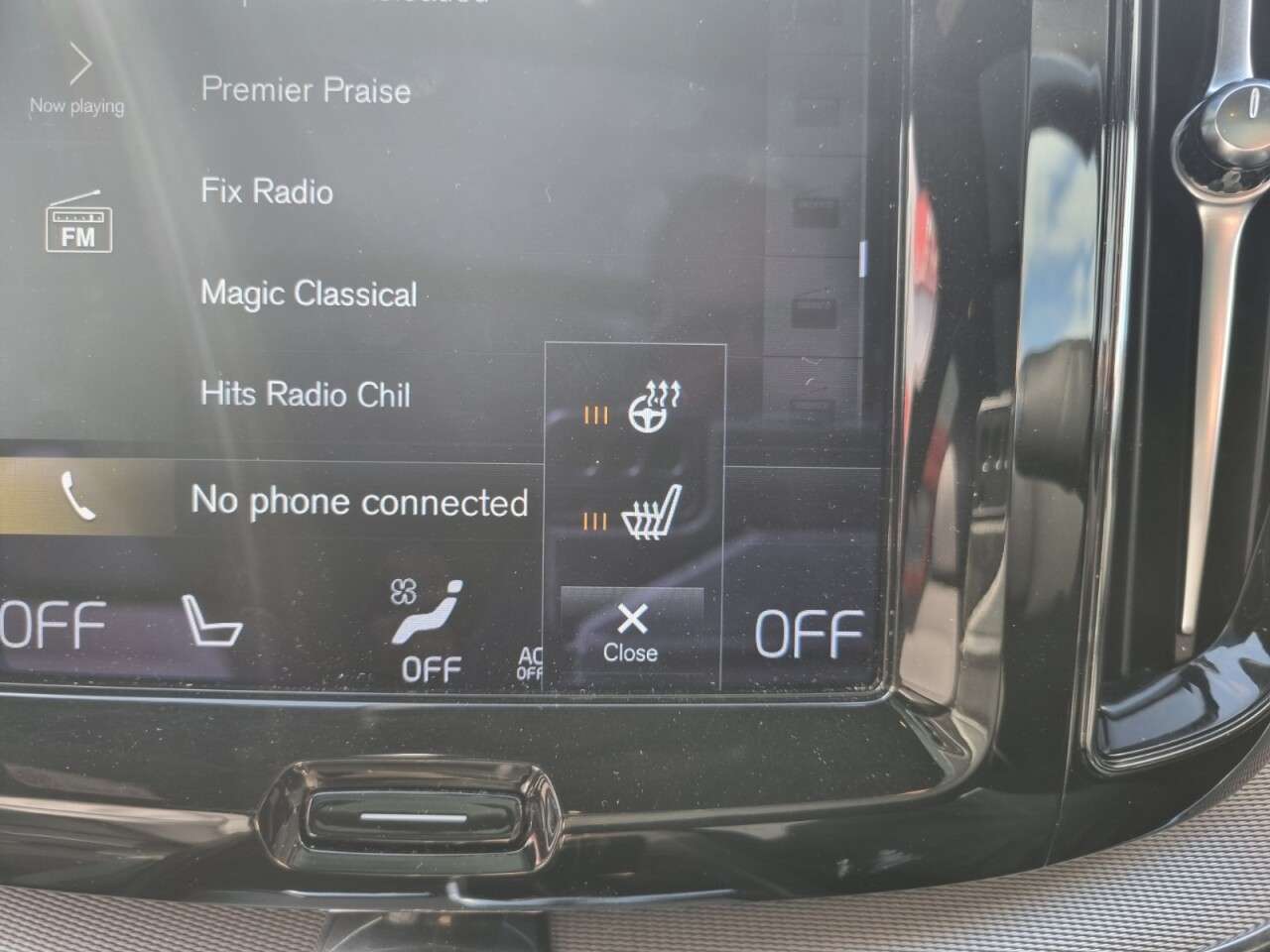 A 2021 VOLVO XC60 2.0 B4 MHEV R-Design Pro SUV 5dr Diesel Hybrid Auto AWD Euro 6 (s/s) (197 p A 2021 VOLVO XC60 2.0 B4 MHEV R-Design Pro SUV 5dr Diesel Hybrid Auto AWD Euro 6 (s/s) (197 p