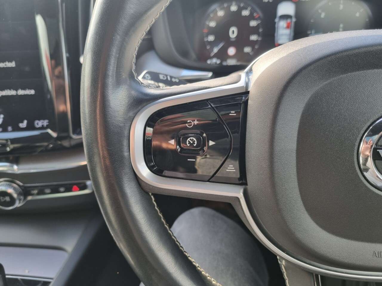 2021 VOLVO XC60 2021 VOLVO XC60