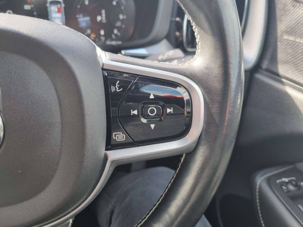 2021 VOLVO XC60 2021 VOLVO XC60