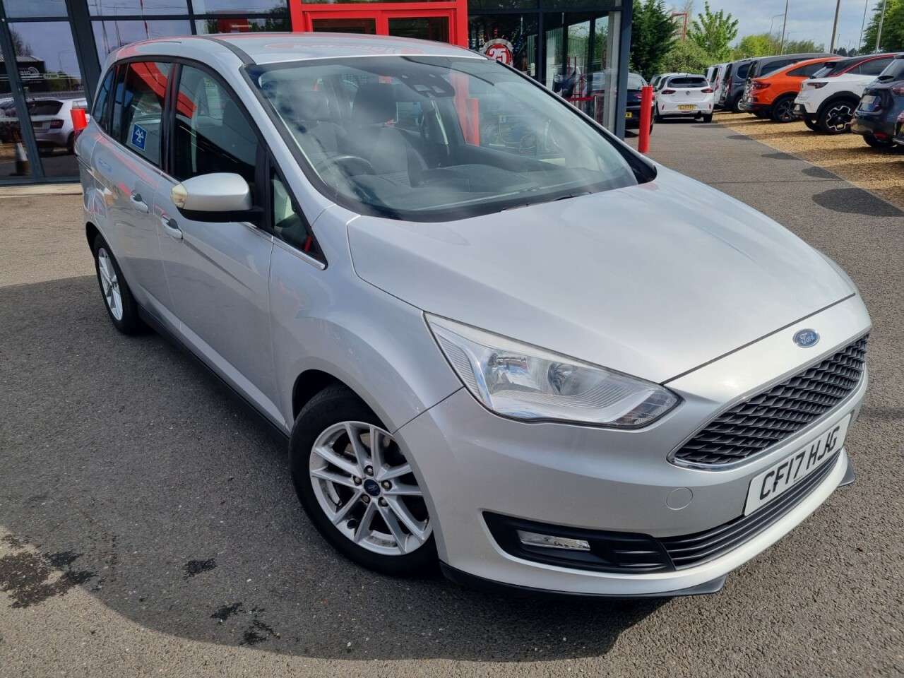 A 2017 FORD GRAND C-MAX 1.0T EcoBoost Zetec MPV 5dr Petrol Manual Euro 6 (s/s) (125 ps) A 2017 FORD GRAND C-MAX 1.0T EcoBoost Zetec MPV 5dr Petrol Manual Euro 6 (s/s) (125 ps)