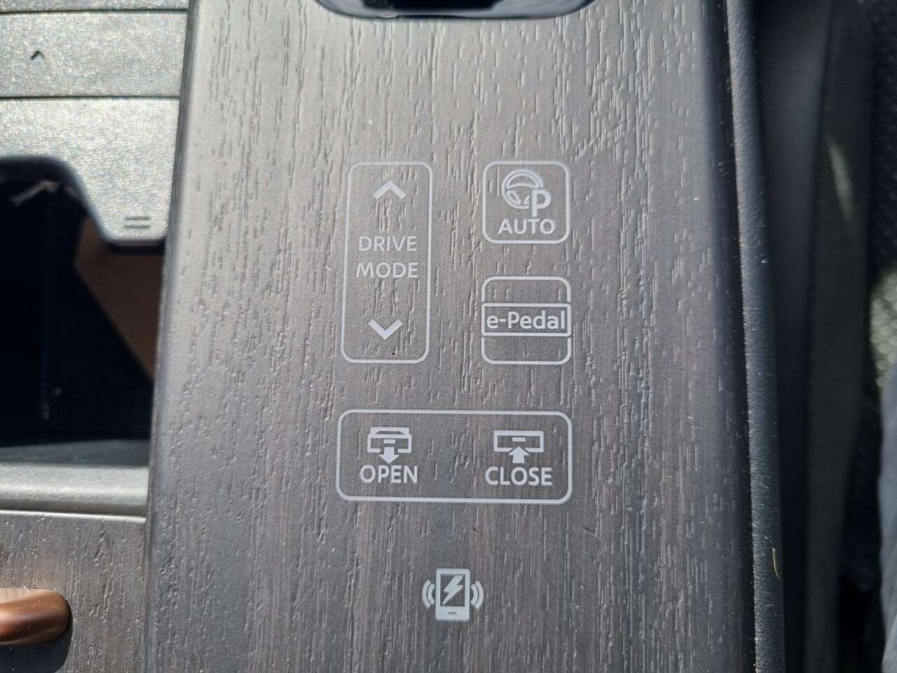 A 2023 NISSAN ARIYA 63kWh Evolve SUV 5dr Electric Auto 7.4kW Charger (217 ps) A 2023 NISSAN ARIYA 63kWh Evolve SUV 5dr Electric Auto 7.4kW Charger (217 ps)