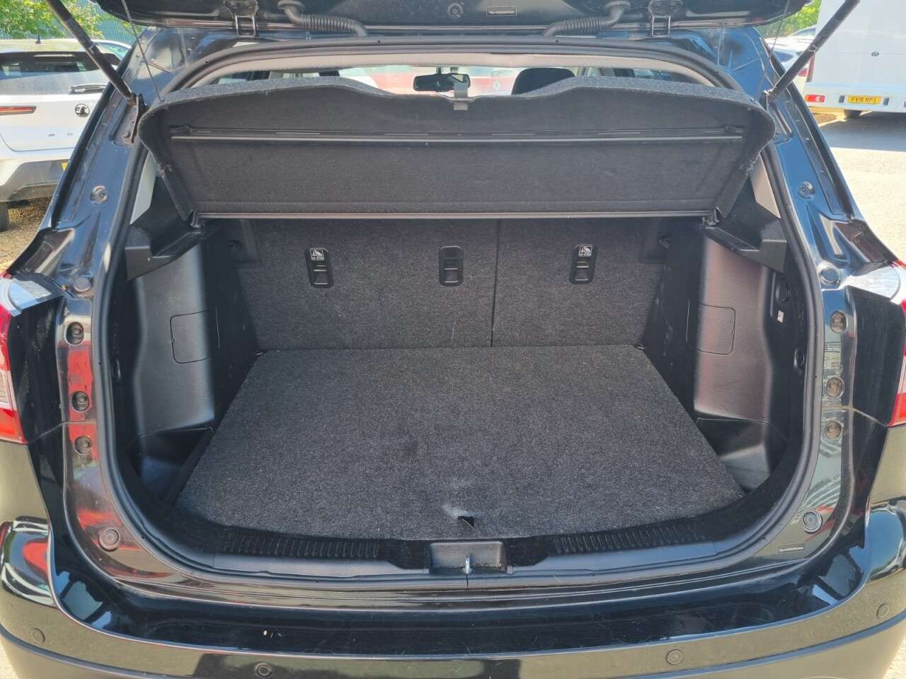 A 2017 SUZUKI SX4 S-CROSS 1.0 Boosterjet SZ-T SUV 5dr Petrol Manual Euro 6 (111 ps) A 2017 SUZUKI SX4 S-CROSS 1.0 Boosterjet SZ-T SUV 5dr Petrol Manual Euro 6 (111 ps)