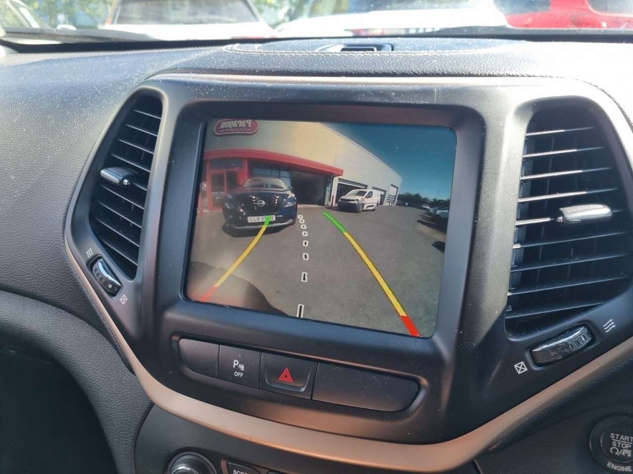 A 2016 JEEP CHEROKEE 2.0 MultiJetII Limited SUV 5dr Diesel Manual Euro 6 (s/s) (140 ps) A 2016 JEEP CHEROKEE 2.0 MultiJetII Limited SUV 5dr Diesel Manual Euro 6 (s/s) (140 ps)