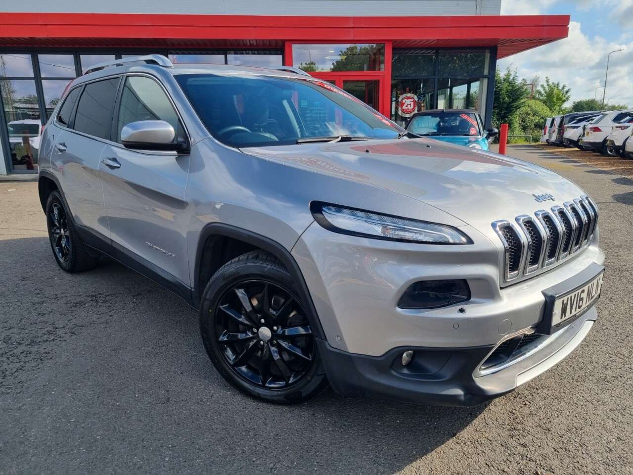 A 2016 JEEP CHEROKEE 2.0 MultiJetII Limited SUV 5dr Diesel Manual Euro 6 (s/s) (140 ps) A 2016 JEEP CHEROKEE 2.0 MultiJetII Limited SUV 5dr Diesel Manual Euro 6 (s/s) (140 ps)
