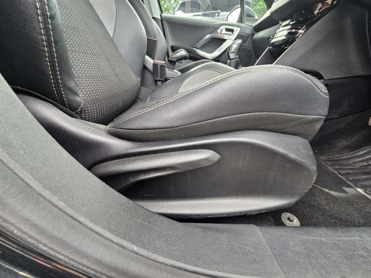 2017 PEUGEOT 2008 2017 PEUGEOT 2008