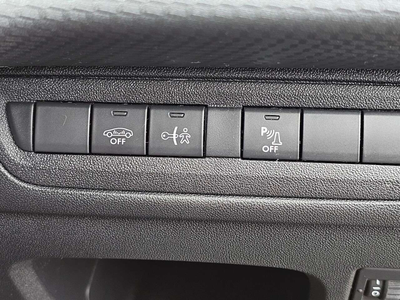 2017 PEUGEOT 2008 2017 PEUGEOT 2008