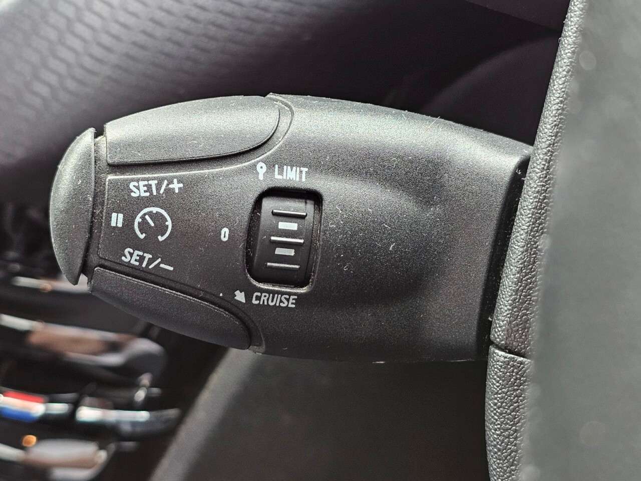 2017 PEUGEOT 2008 2017 PEUGEOT 2008