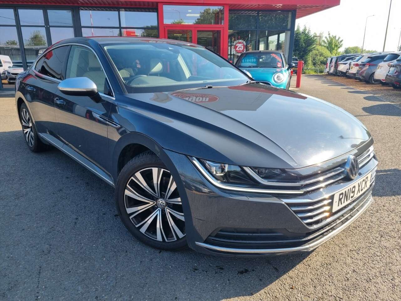 A 2019 VOLKSWAGEN ARTEON 1.5 TSI EVO Elegance Fastback 5dr Petrol DSG Euro 6 (s/s) (150 ps) A 2019 VOLKSWAGEN ARTEON 1.5 TSI EVO Elegance Fastback 5dr Petrol DSG Euro 6 (s/s) (150 ps)