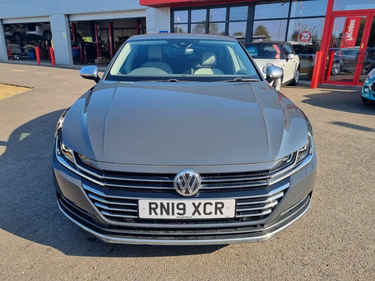 A 2019 VOLKSWAGEN ARTEON 1.5 TSI EVO Elegance Fastback 5dr Petrol DSG Euro 6 (s/s) (150 ps) A 2019 VOLKSWAGEN ARTEON 1.5 TSI EVO Elegance Fastback 5dr Petrol DSG Euro 6 (s/s) (150 ps)