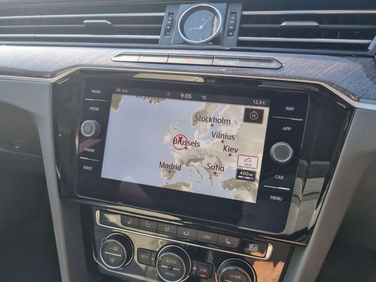 A 2019 VOLKSWAGEN ARTEON 1.5 TSI EVO Elegance Fastback 5dr Petrol DSG Euro 6 (s/s) (150 ps) A 2019 VOLKSWAGEN ARTEON 1.5 TSI EVO Elegance Fastback 5dr Petrol DSG Euro 6 (s/s) (150 ps)