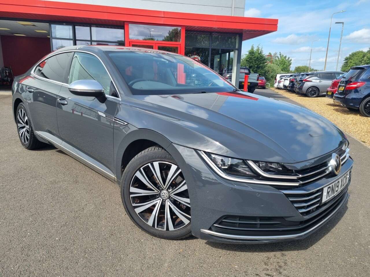 A 2019 VOLKSWAGEN ARTEON 1.5 TSI EVO Elegance Fastback 5dr Petrol DSG Euro 6 (s/s) (150 ps) A 2019 VOLKSWAGEN ARTEON 1.5 TSI EVO Elegance Fastback 5dr Petrol DSG Euro 6 (s/s) (150 ps)