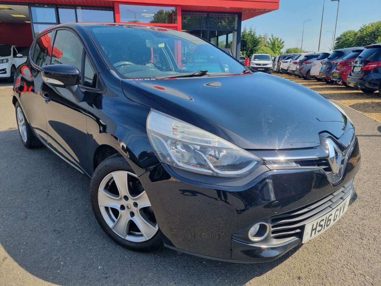 A 2016 RENAULT CLIO 0.9 TCe Dynamique Nav Hatchback 5dr Petrol Manual Euro 6 (s/s) (90 ps) A 2016 RENAULT CLIO 0.9 TCe Dynamique Nav Hatchback 5dr Petrol Manual Euro 6 (s/s) (90 ps)