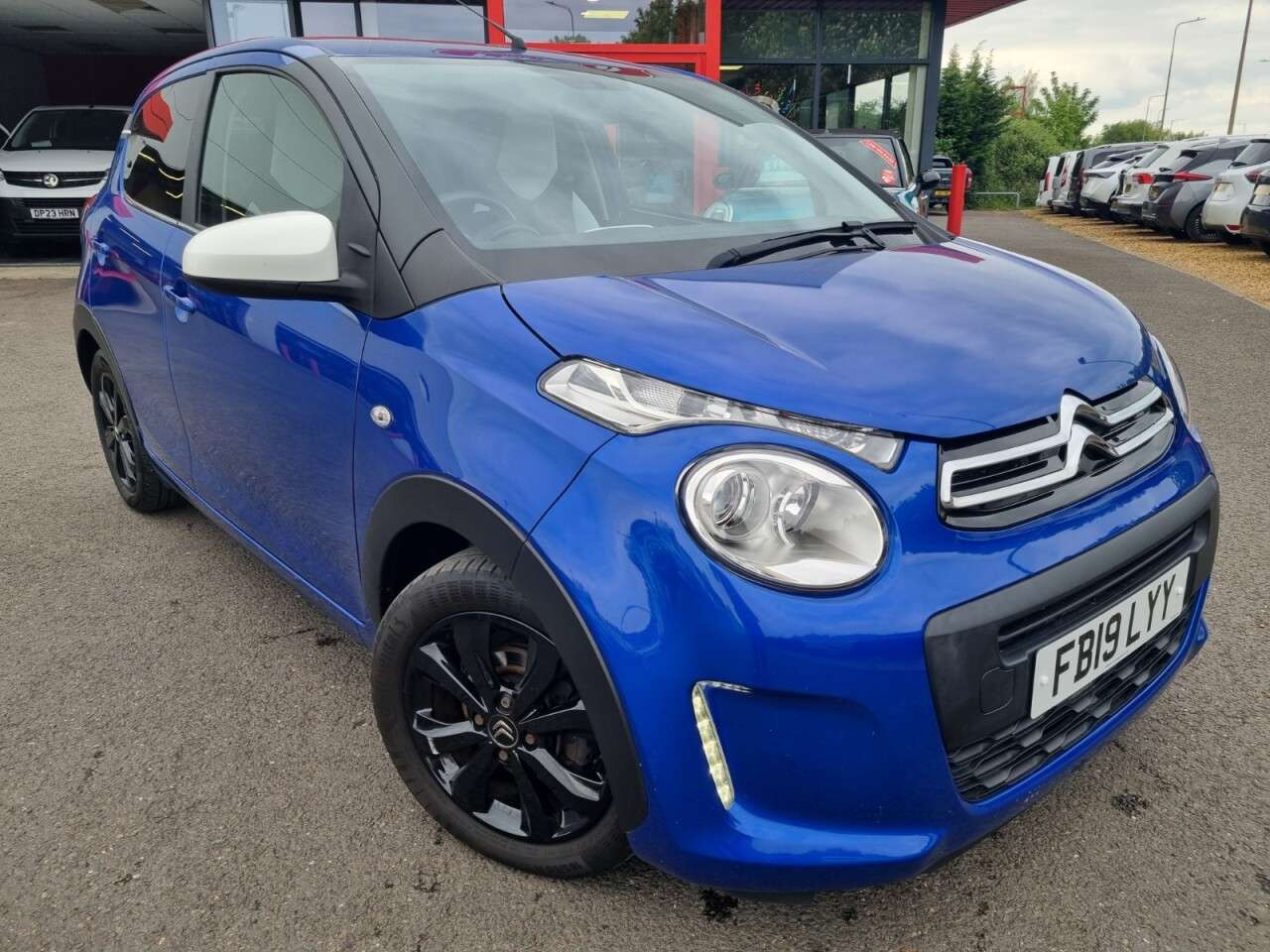 A 2019 CITROEN C1 1.0 VTi Urban Ride Hatchback 5dr Petrol Manual Euro 6 (s/s) (72 ps) A 2019 CITROEN C1 1.0 VTi Urban Ride Hatchback 5dr Petrol Manual Euro 6 (s/s) (72 ps)