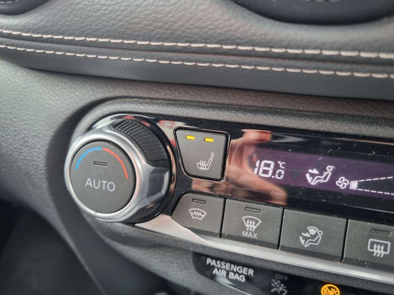 A 2020 NISSAN JUKE 1.0 DIG-T Tekna SUV 5dr Petrol Manual Euro 6 (s/s) (114 ps) A 2020 NISSAN JUKE 1.0 DIG-T Tekna SUV 5dr Petrol Manual Euro 6 (s/s) (114 ps)