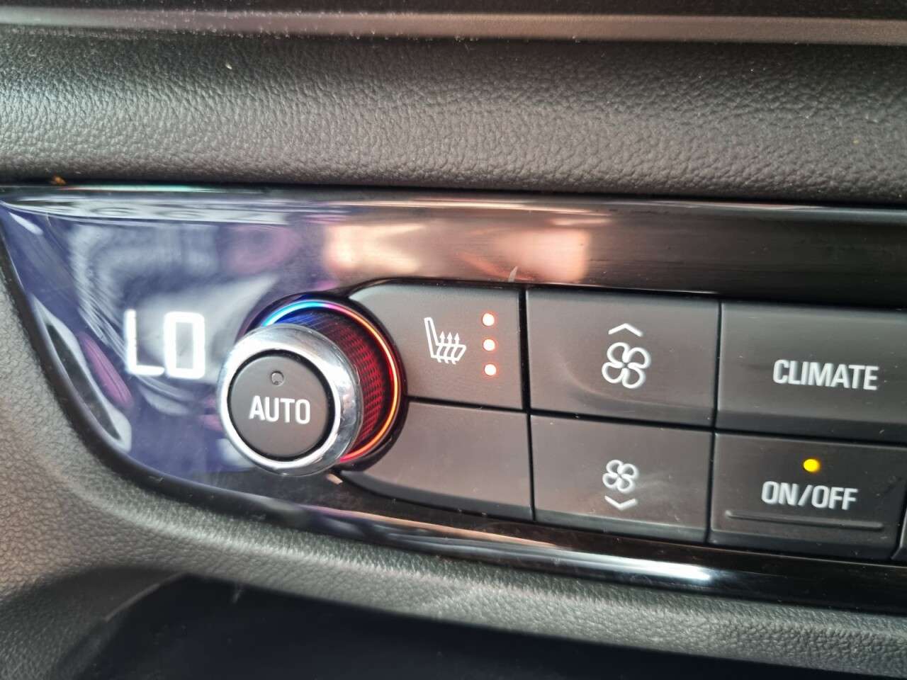 A 2019 VAUXHALL INSIGNIA 1.6 Turbo D BlueInjection Elite Nav Grand Sport 5dr Diesel Manual Euro 6 (s A 2019 VAUXHALL INSIGNIA 1.6 Turbo D BlueInjection Elite Nav Grand Sport 5dr Diesel Manual Euro 6 (s
