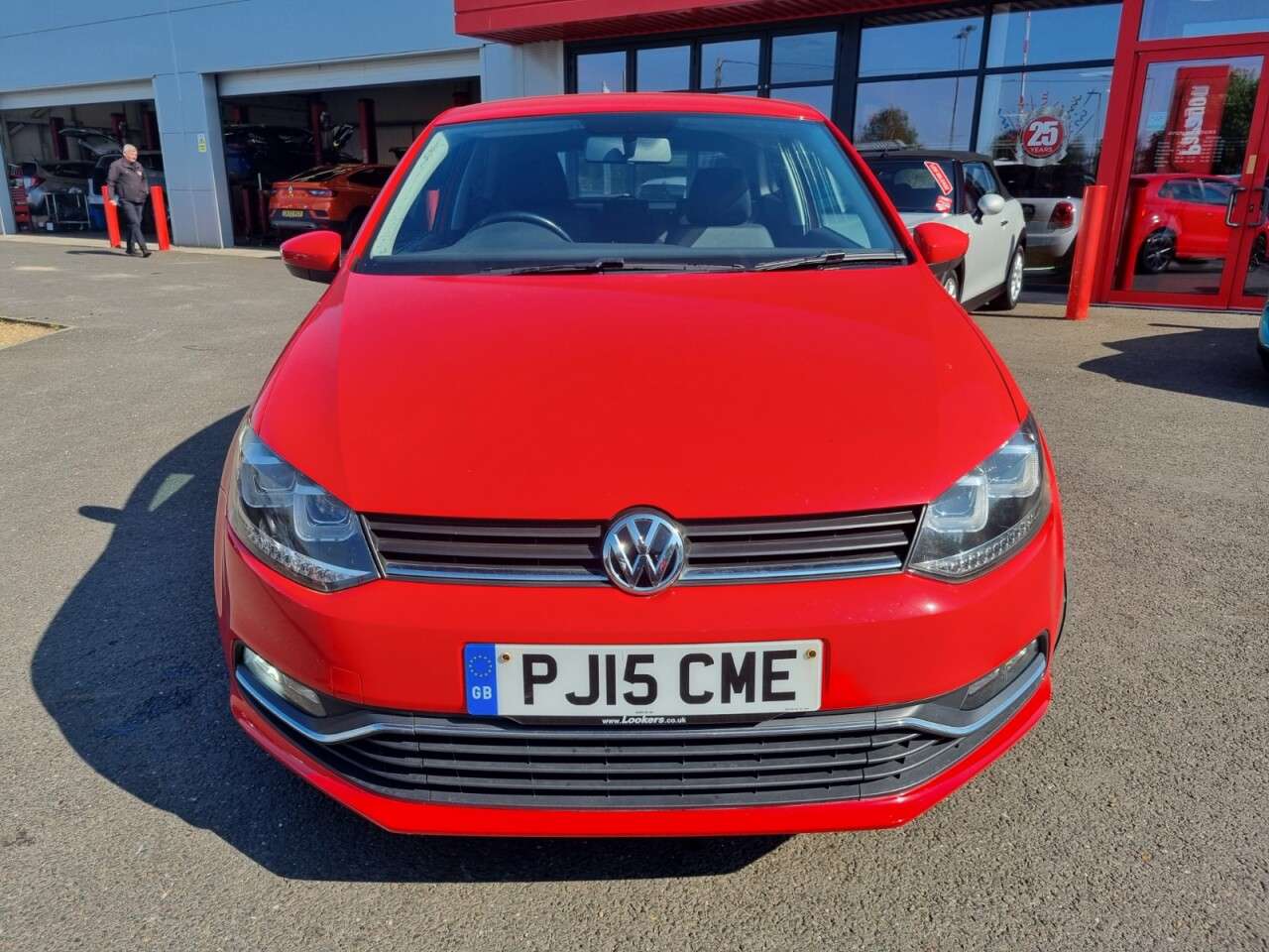 A 2015 VOLKSWAGEN POLO 1.0 BlueMotion Tech SE Hatchback 3dr Petrol Manual Euro 6 (s/s) (60 ps) A 2015 VOLKSWAGEN POLO 1.0 BlueMotion Tech SE Hatchback 3dr Petrol Manual Euro 6 (s/s) (60 ps)