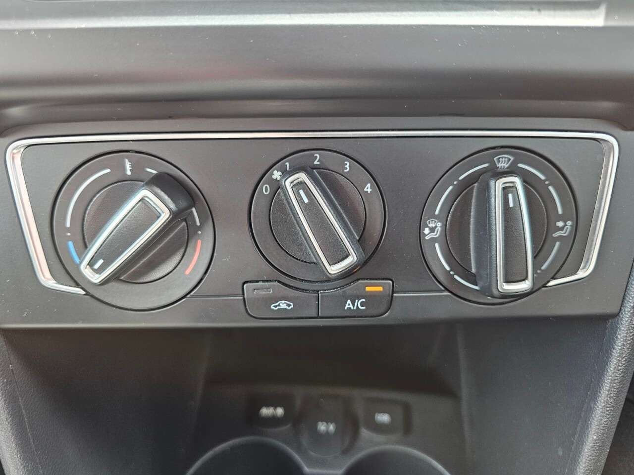 2015 VOLKSWAGEN POLO 2015 VOLKSWAGEN POLO