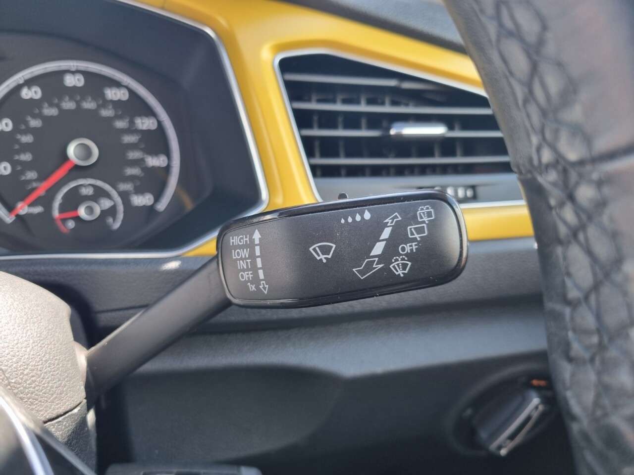 2018 VOLKSWAGEN T-ROC 2018 VOLKSWAGEN T-ROC