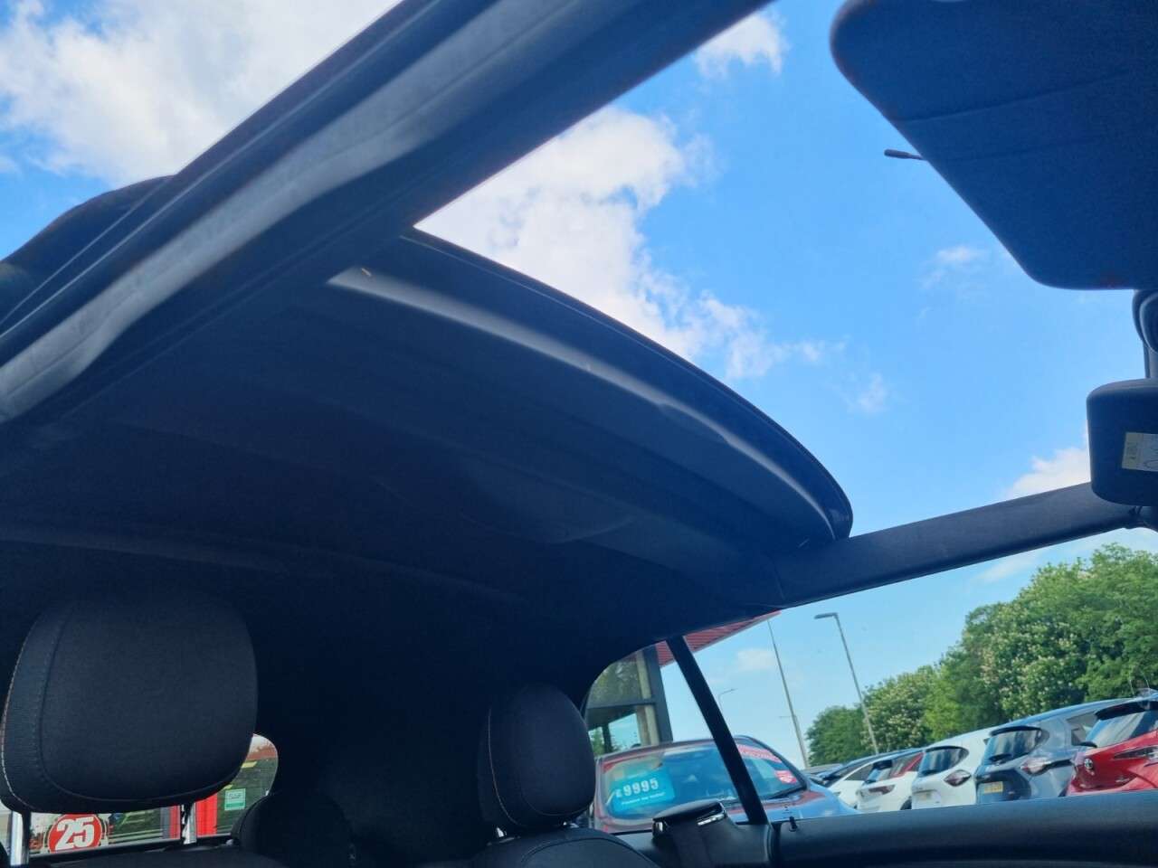 A 2017 MINI CONVERTIBLE 1.5 Cooper Convertible 2dr Petrol Manual Euro 6 (s/s) (136 ps) A 2017 MINI CONVERTIBLE 1.5 Cooper Convertible 2dr Petrol Manual Euro 6 (s/s) (136 ps)