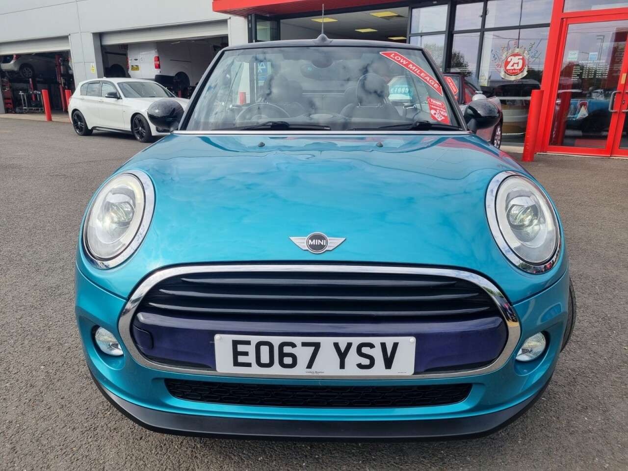 A 2017 MINI CONVERTIBLE 1.5 Cooper Convertible 2dr Petrol Manual Euro 6 (s/s) (136 ps) A 2017 MINI CONVERTIBLE 1.5 Cooper Convertible 2dr Petrol Manual Euro 6 (s/s) (136 ps)