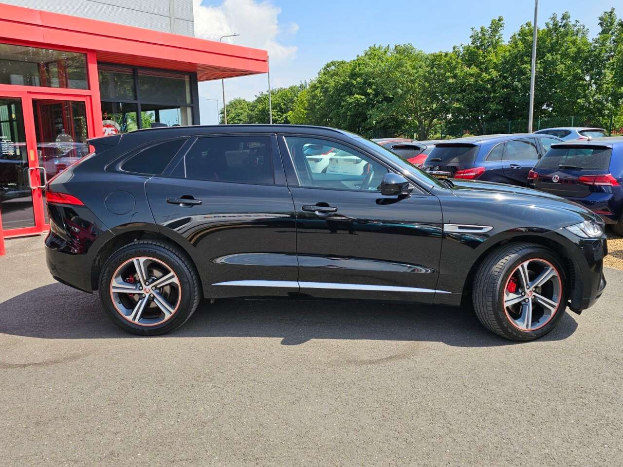 2017 JAGUAR F-PACE 2017 JAGUAR F-PACE