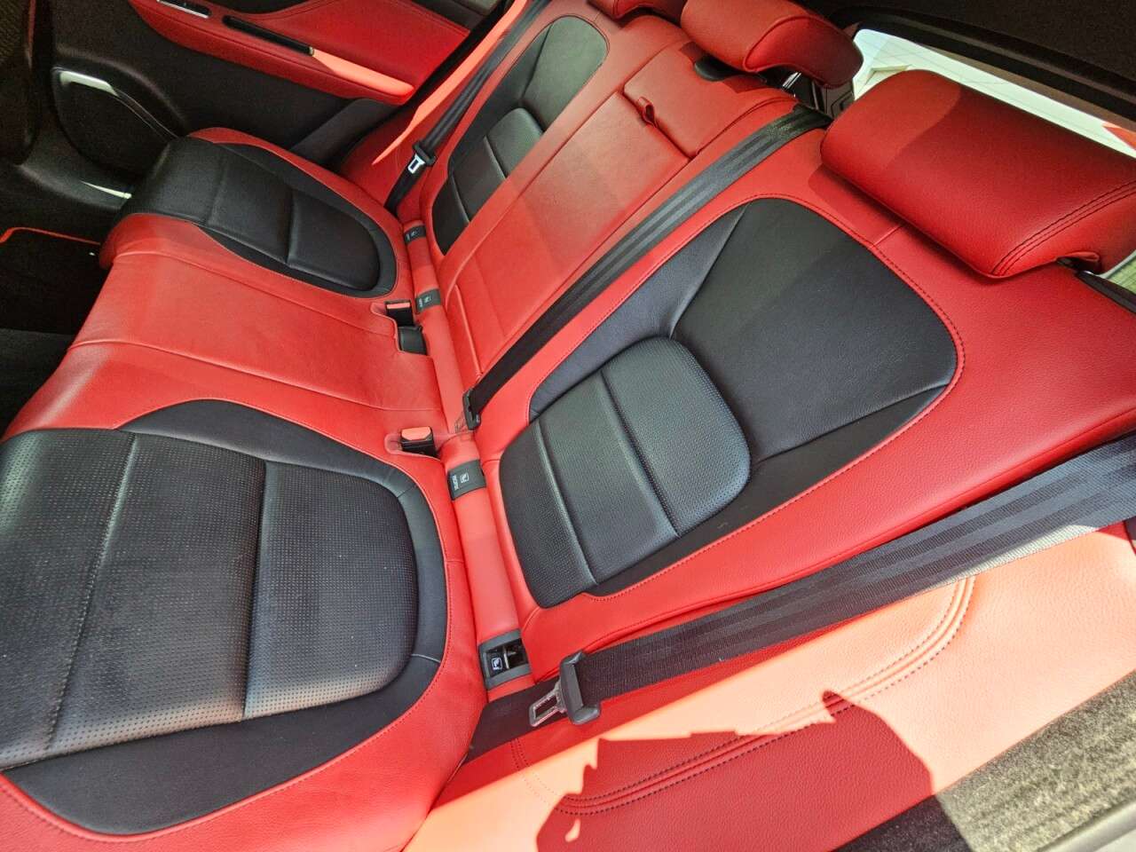 2017 JAGUAR F-PACE 2017 JAGUAR F-PACE