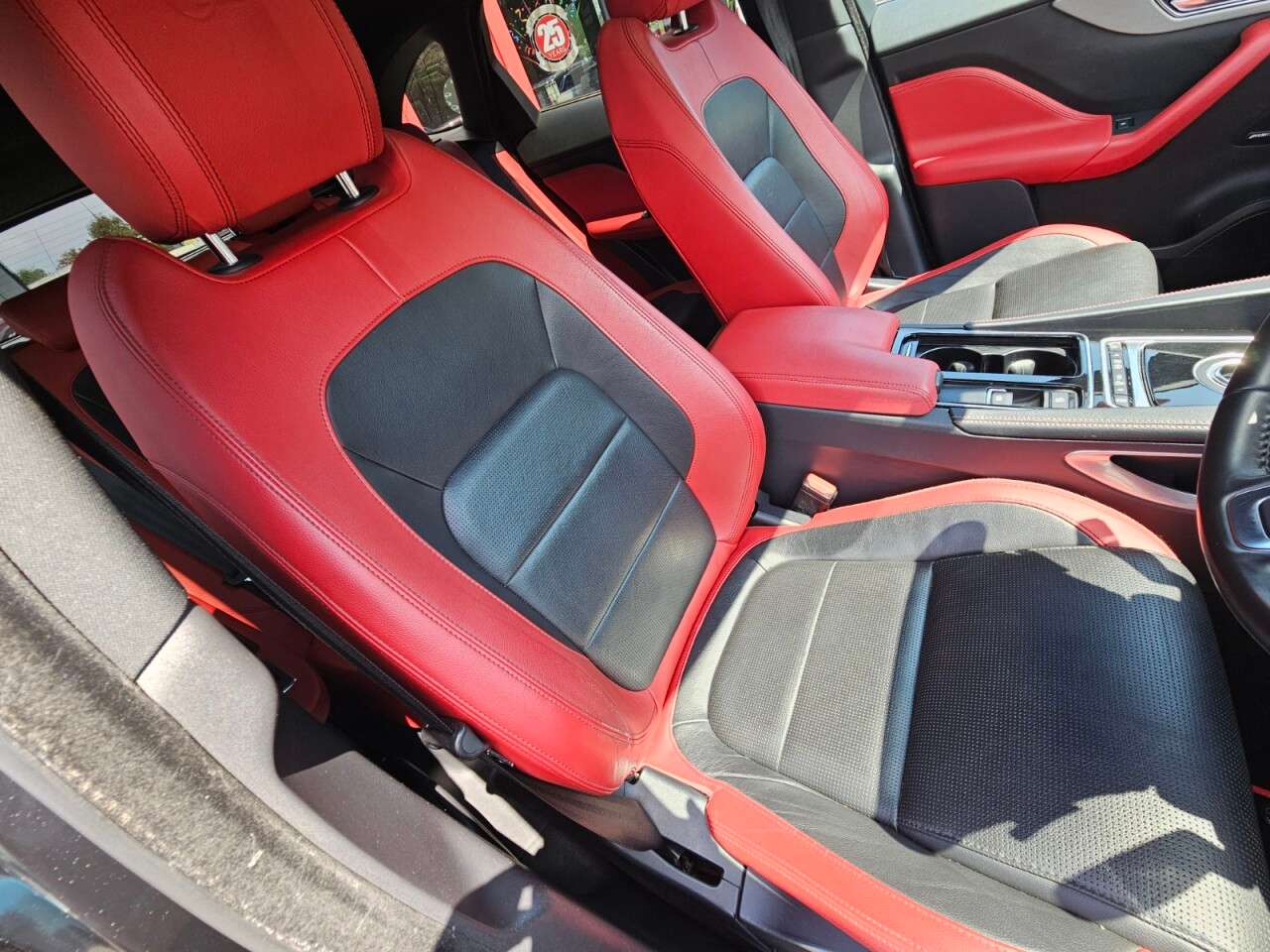 2017 JAGUAR F-PACE 2017 JAGUAR F-PACE