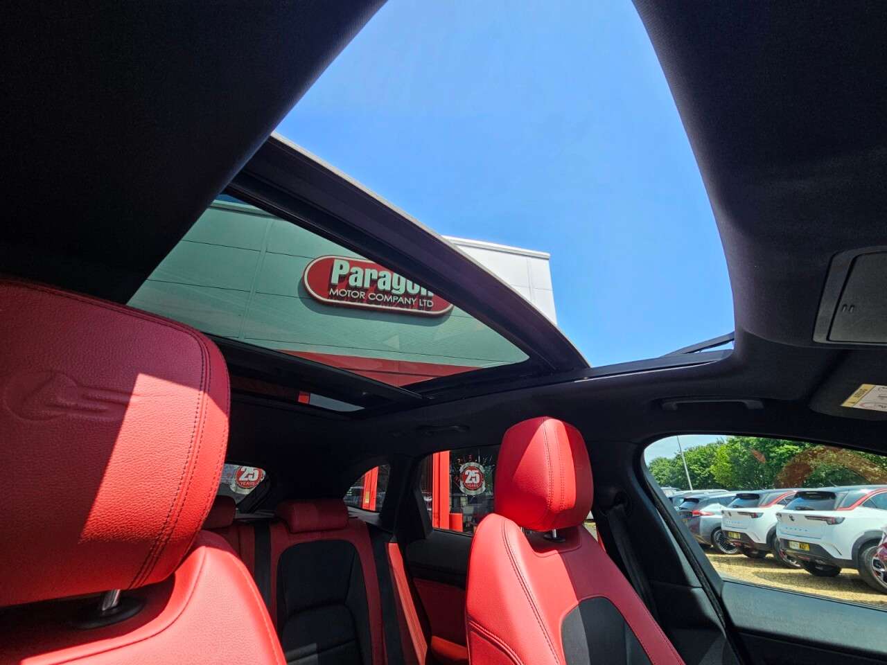2017 JAGUAR F-PACE 2017 JAGUAR F-PACE