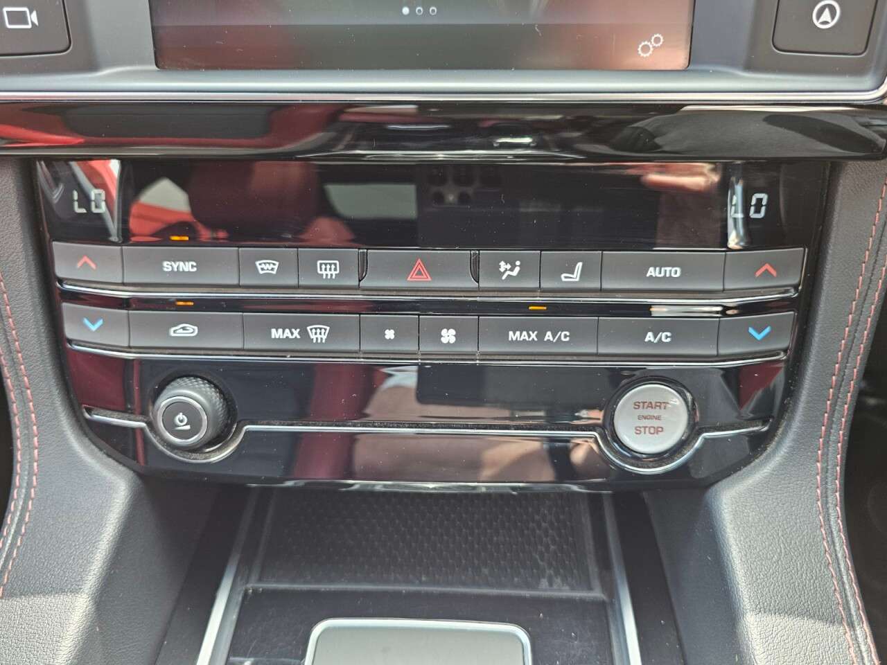 2017 JAGUAR F-PACE 2017 JAGUAR F-PACE