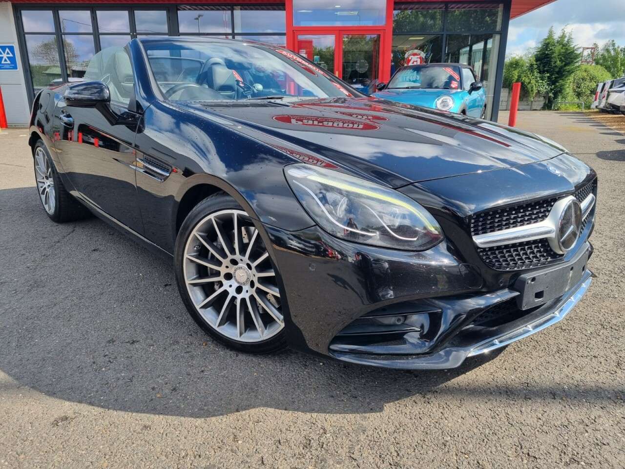 A 2016 MERCEDES-BENZ SLC 2.1 SLC250d AMG Line Convertible 2dr Diesel G-Tronic Euro 6 (s/s) (204 ps) A 2016 MERCEDES-BENZ SLC 2.1 SLC250d AMG Line Convertible 2dr Diesel G-Tronic Euro 6 (s/s) (204 ps)