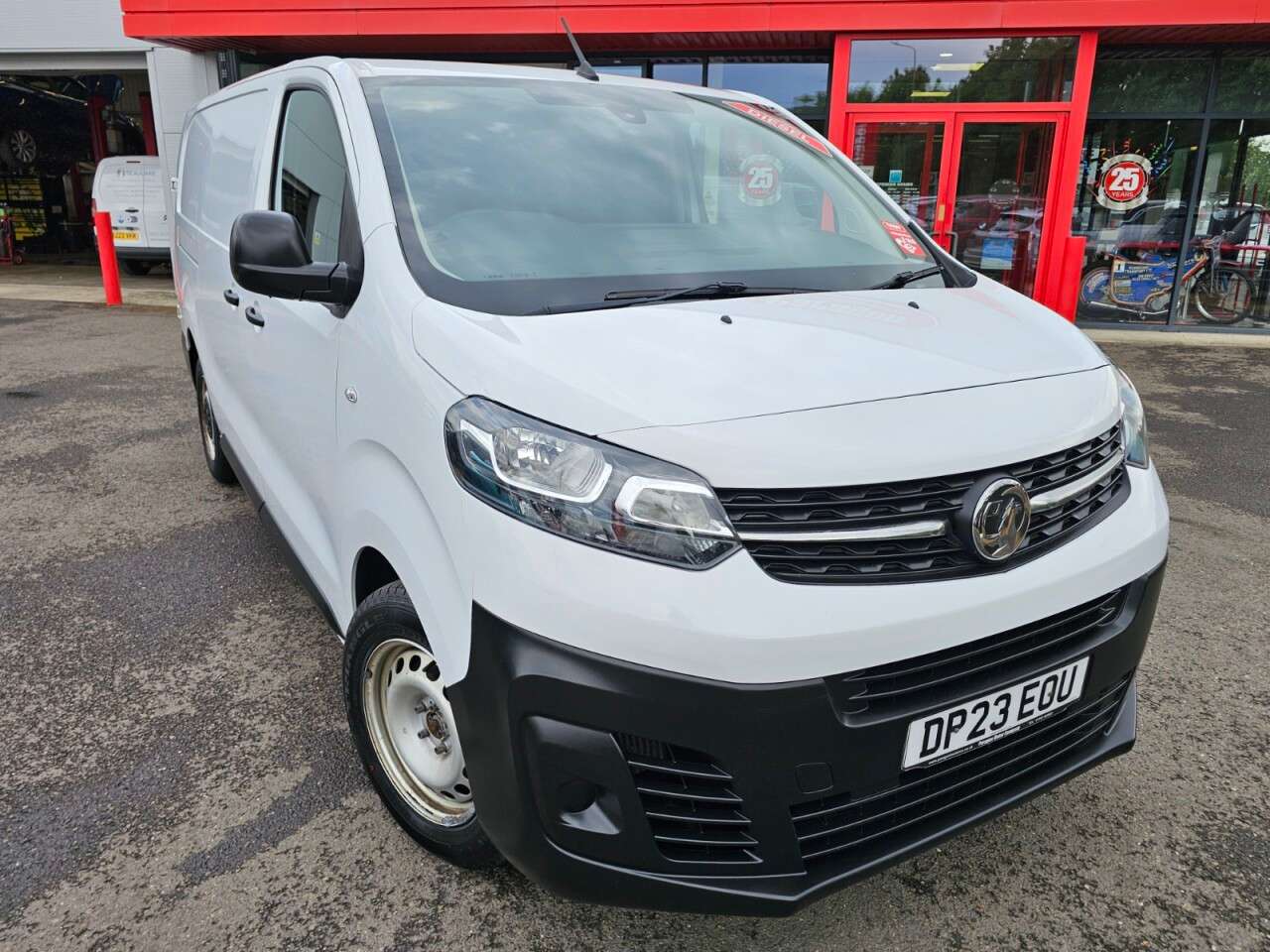 A 2023 VAUXHALL VIVARO 1.5 Turbo D 2900 Prime Panel Van 6dr Diesel Manual L2 H1 Euro 6 (s/s) (100 A 2023 VAUXHALL VIVARO 1.5 Turbo D 2900 Prime Panel Van 6dr Diesel Manual L2 H1 Euro 6 (s/s) (100