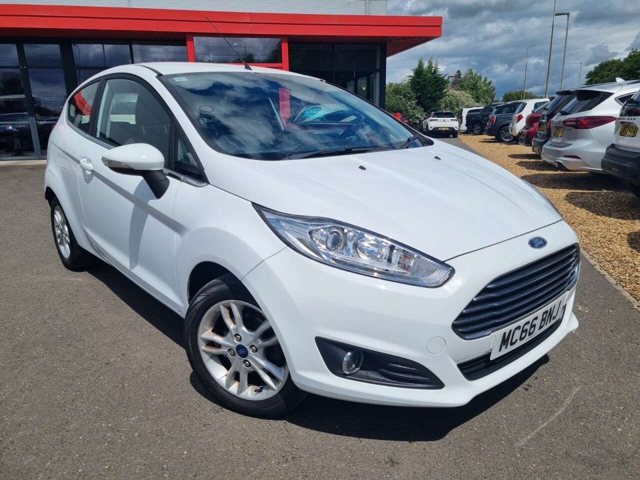 A 2017 FORD FIESTA 1.0T EcoBoost Zetec Hatchback 3dr Petrol Manual Euro 6 (s/s) (100 ps) A 2017 FORD FIESTA 1.0T EcoBoost Zetec Hatchback 3dr Petrol Manual Euro 6 (s/s) (100 ps)
