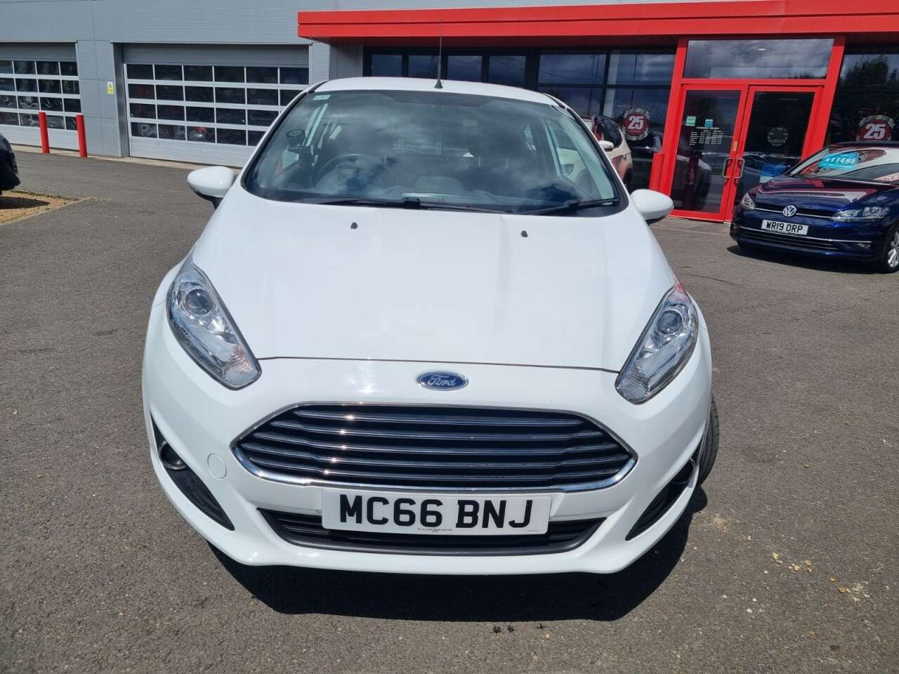 A 2017 FORD FIESTA 1.0T EcoBoost Zetec Hatchback 3dr Petrol Manual Euro 6 (s/s) (100 ps) A 2017 FORD FIESTA 1.0T EcoBoost Zetec Hatchback 3dr Petrol Manual Euro 6 (s/s) (100 ps)