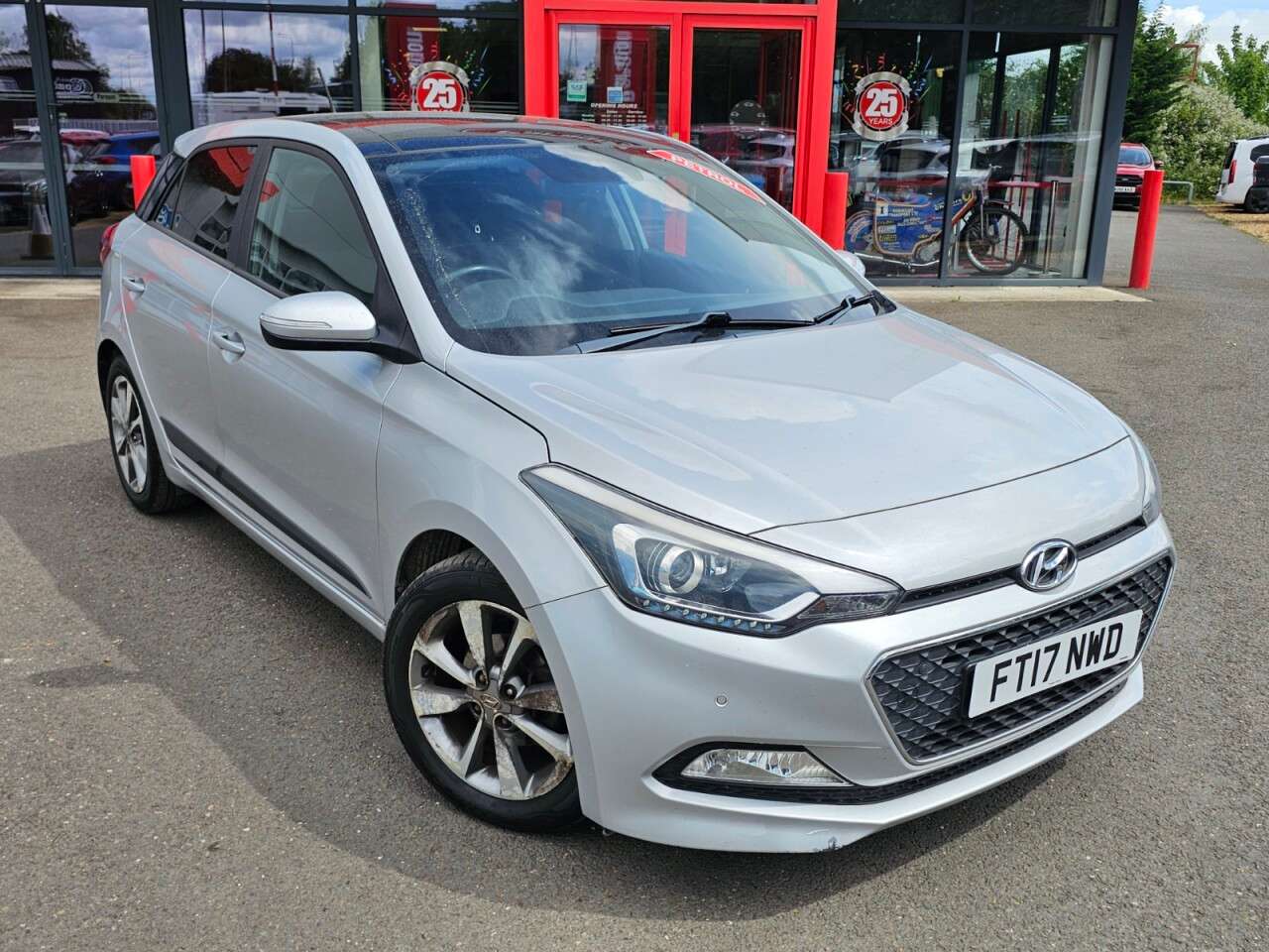 A 2017 HYUNDAI I20 1.2 Premium SE Nav Hatchback 5dr Petrol Manual Euro 6 (84 ps) A 2017 HYUNDAI I20 1.2 Premium SE Nav Hatchback 5dr Petrol Manual Euro 6 (84 ps)