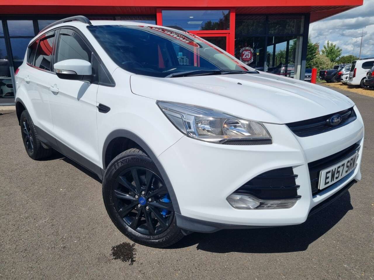 A 2016 FORD KUGA 2.0 TDCi Titanium SUV 5dr Diesel Powershift AWD Euro 6 (s/s) (180 ps) A 2016 FORD KUGA 2.0 TDCi Titanium SUV 5dr Diesel Powershift AWD Euro 6 (s/s) (180 ps)