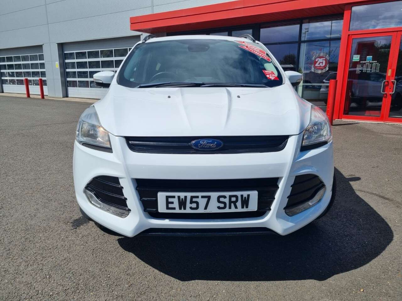 A 2016 FORD KUGA 2.0 TDCi Titanium SUV 5dr Diesel Powershift AWD Euro 6 (s/s) (180 ps) A 2016 FORD KUGA 2.0 TDCi Titanium SUV 5dr Diesel Powershift AWD Euro 6 (s/s) (180 ps)