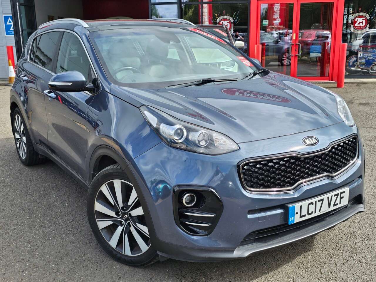 A 2017 KIA SPORTAGE 1.7 CRDi 3 SUV 5dr Diesel DCT Euro 6 (s/s) (139 bhp) A 2017 KIA SPORTAGE 1.7 CRDi 3 SUV 5dr Diesel DCT Euro 6 (s/s) (139 bhp)