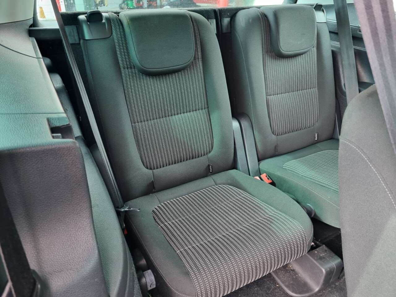 A 2017 SEAT ALHAMBRA 2.0 TDI SE MPV 5dr Diesel DSG Euro 6 (s/s) (150 ps) A 2017 SEAT ALHAMBRA 2.0 TDI SE MPV 5dr Diesel DSG Euro 6 (s/s) (150 ps)