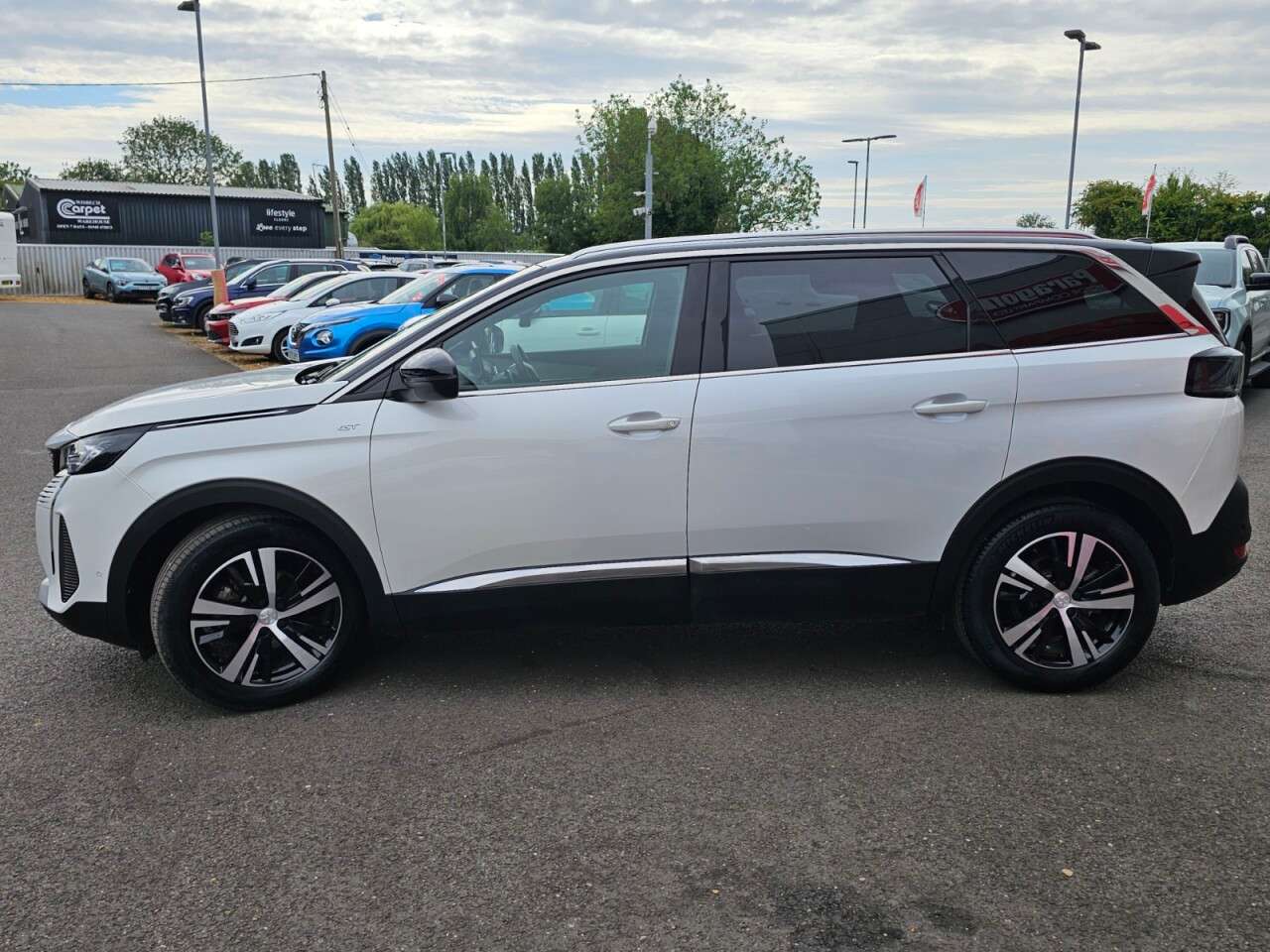 2022 PEUGEOT 5008 2022 PEUGEOT 5008