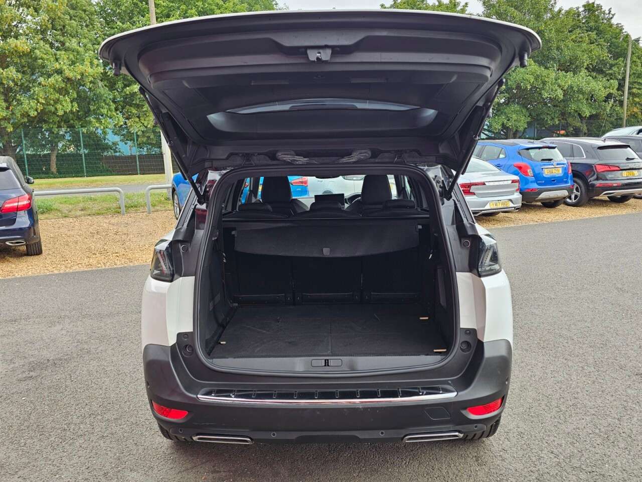 2022 PEUGEOT 5008 2022 PEUGEOT 5008