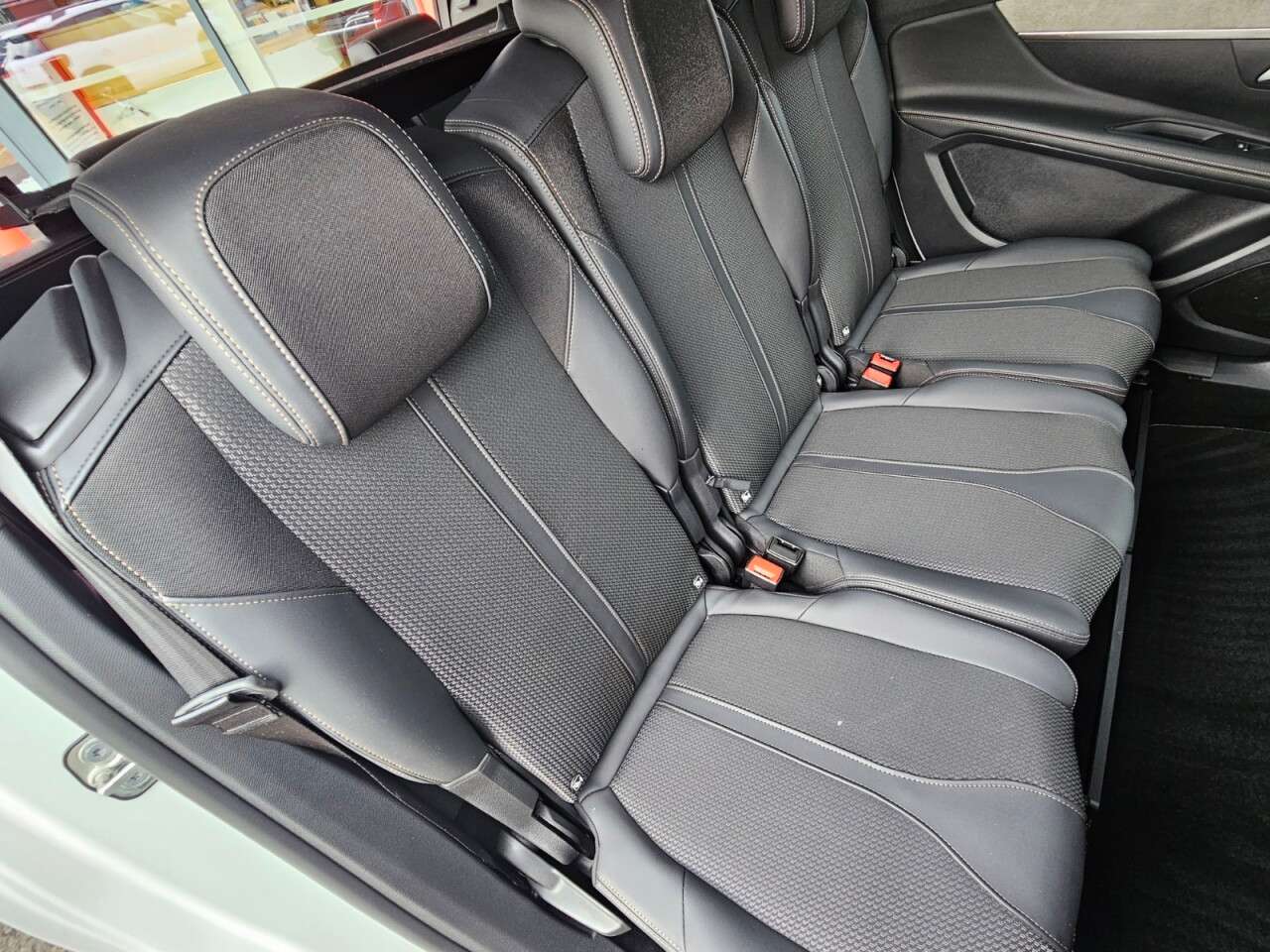 2022 PEUGEOT 5008 2022 PEUGEOT 5008